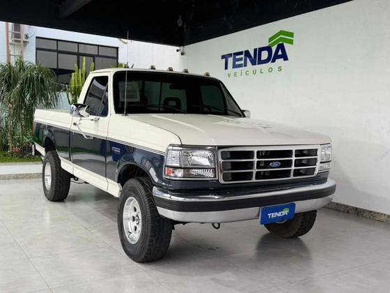 FORD F-1000 2.5 XLT 4X2 CS 8V TURBO DIESEL 2P MANUAL FORD F-1000 2.5 XLT 4X2 CS 8V TURBO DIESEL 2P MANUAL